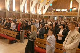 U KOČERINU SLUŽENA SV. MISA I OTKRIVENA SPOMEN-PLOČA FRA VALENTINU ZOVKI I FRA ANDRIJI TOPIĆU